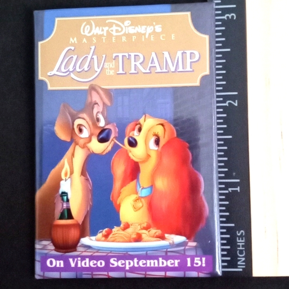 DISNEY STORE CAST MEMBER POSTER PIN - Picture 2 of 3